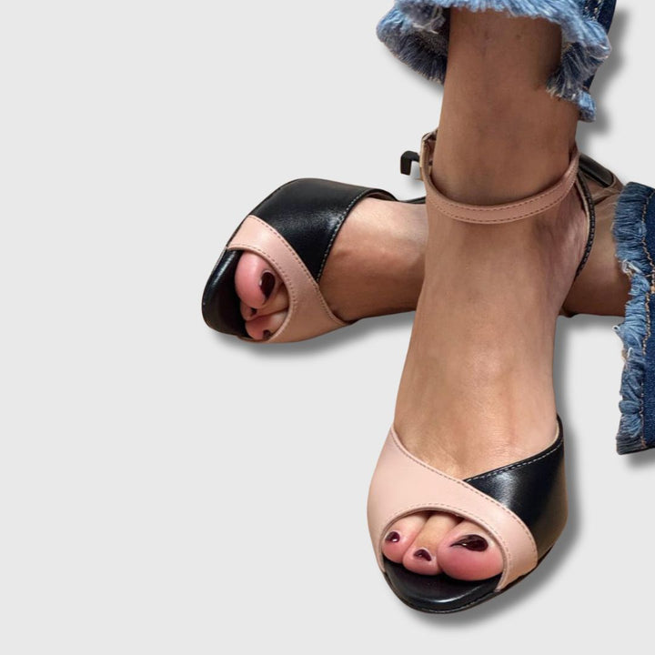 Leara™ | Dekolte s srednjim potpeticama i remenom oko gležnja za žene